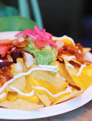 Totopos con pico de gallo - La Llorona Mexican Street Food