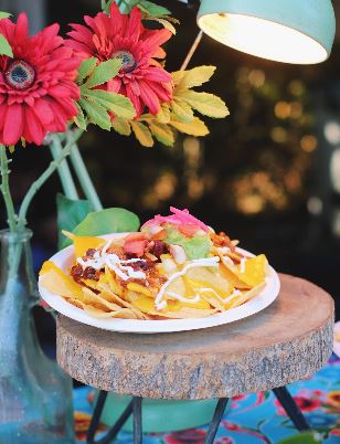 Totopos con carne - La Llorona Mexican Street Food